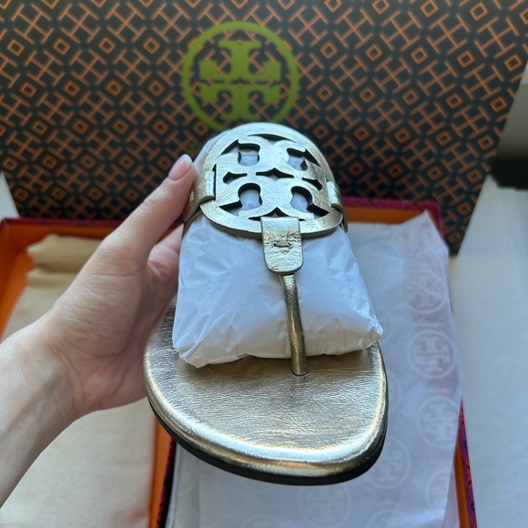 Tory Burch Miller Soft Metallic Wrinkled Leather Sandals Size 9 - Picture 3 of 12